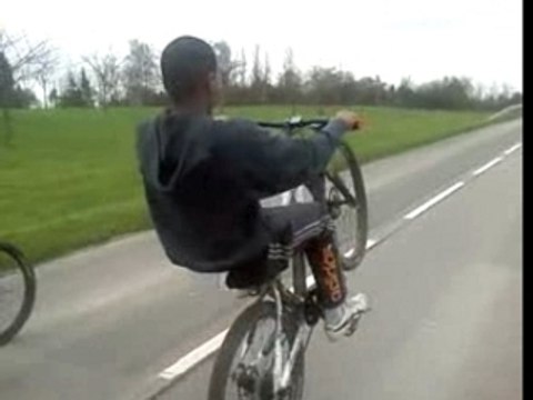 moi en vélo tkt