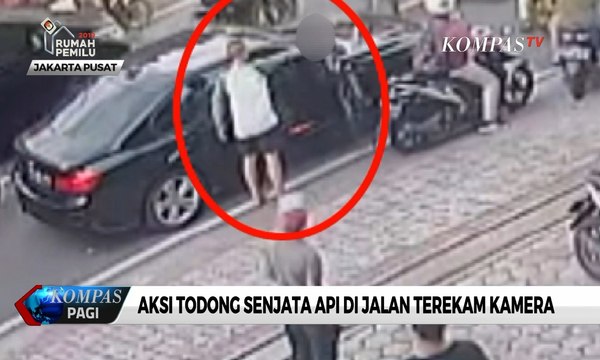 Aksi Todong Senjata Api di Jalan Terekam Kamera