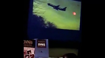 JORGE POLANCO Y CARLOS FERGUSON EN PRESENTACION DEL LIBRO "ATERRIZAJES DE OVNIS"