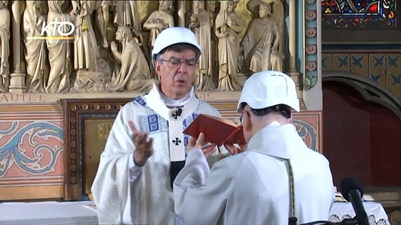 A Notre Dame messa tra le macerie, ma le donazioni non arrivano