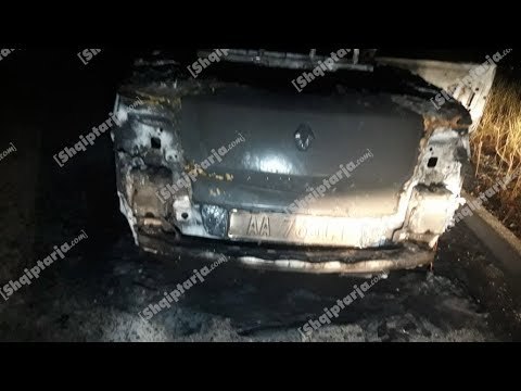 Report TV -Shkrumbohet makina në ecje në mes të autostradës së Vlorës
