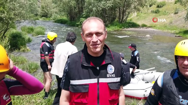 Kızılırmak’ta bir ilk...Sivas Kongresi’nin 100. yılı kutlama etkinlikleri kapsamında ilk kez rafting yaptılar