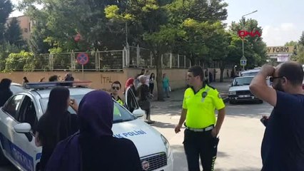 Download Video: BURSA Kimliğini babasının aracında unuttu, yardımına polis koştu