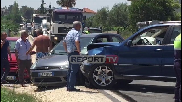 Përplasen 'kokë më kokë' tre mjete në Fier, plagoset drejtuesi i Ford it