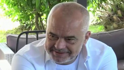 PRESIDENTI GABOI SHUMË, ERDHI PUNA TË NA DUKET NISHANI BURRË SHTETI