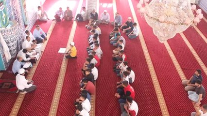 Kur'an-ı Kerim'i güzel okuyan çocuklara bisiklet