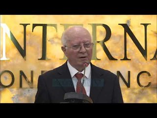 Nderohen personalitetet shqiptare - News, Lajme - Vizion Plus