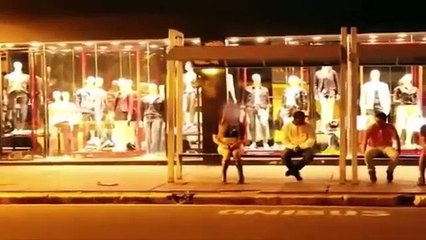 مقلب الرصاصة المزيفة في الشوارع شاهد ردود الافعال