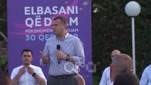 RTV Ora - Balla: Presidenti hyri ne loje të mbështesë shoqen dhe shokun e shoqes