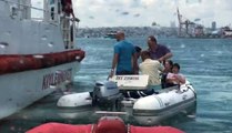 Kadıköy can pazarı! Tekne devrildi
