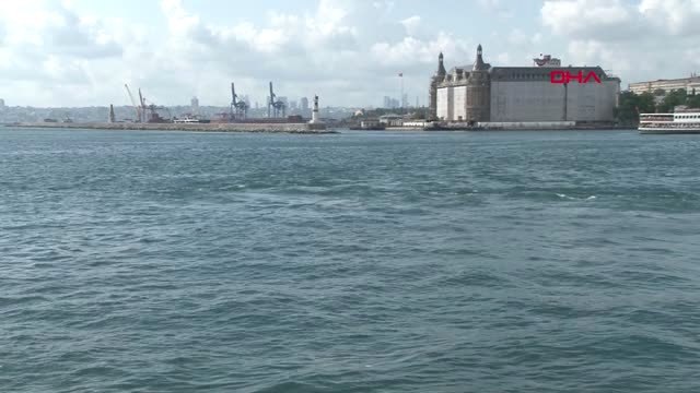 İSTANBUL- KADIKÖY SAHİLİ'NDE TEKNE BATTI