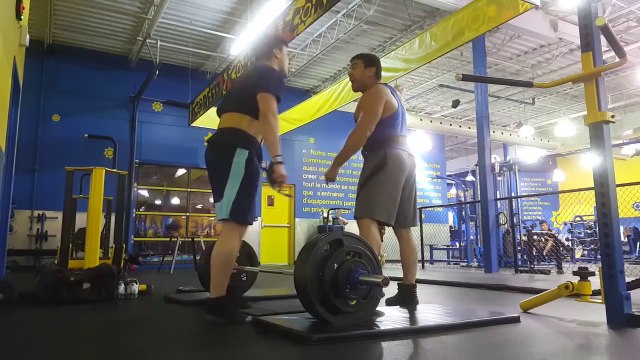 Il se fait virer d'une salle de sport pour avoir fait du bruit avec les altères... grosse colère