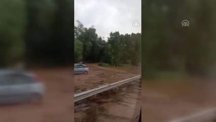 Tokat'ta dolu ve sağanak etkili oldu (2)