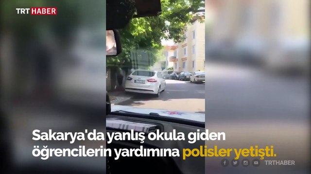 Sakarya'da geç kalan öğrencileri sınava polis ekipleri yetiştirdi