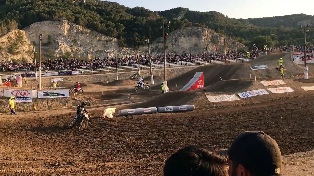 Une soirée de super cross au circuit de Châteauneuf-les-Martigues