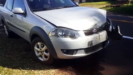 Carros batem na BR-277, no trevo de São João