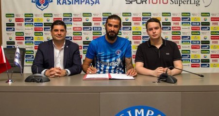 Adı Galatasaray ile anılan Fatih Öztürk, Kasımpaşa'ya transfer oldu