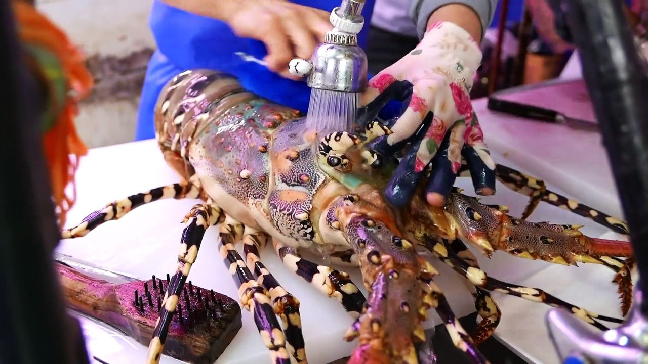 Japanese Street Food - GIANT LOBSTER Cooked Three Ways Okinawa Seafood Japan