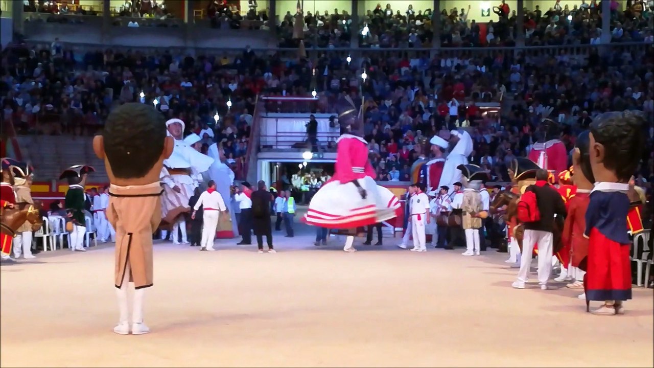 La Pamplonesa y los gigantes en el centenario de la banda