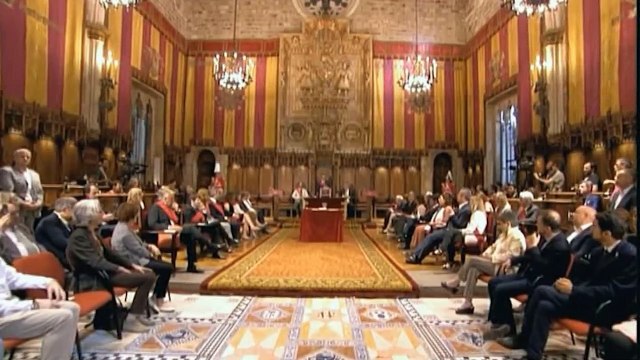 Colau repite como alcaldesa de Barcelona con apoyos de PSC y Cs