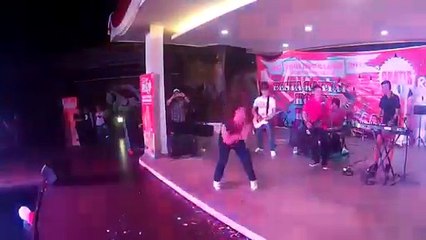 Vicky Prasetyo ft Empat Musim - Killing In the Name Cover