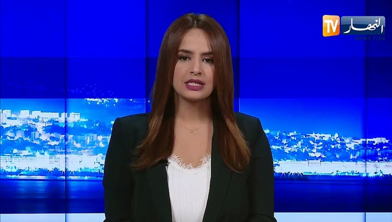 وزير الفلاحة يقوم بتوزيع آلات فلاحية على بعض الفلاحين