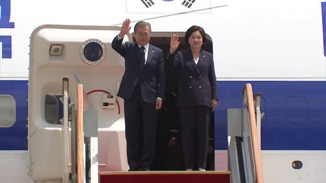 [현장영상] 문 대통령, 6박 8일 북유럽 순방 마치고 귀국 / YTN