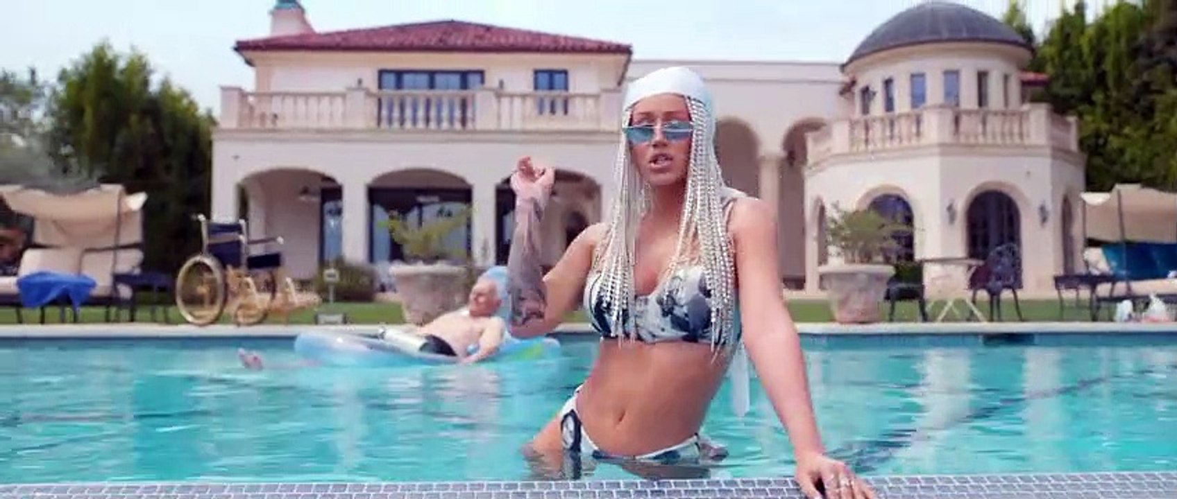 Iggy Azalea - Started (Official Music Video)
