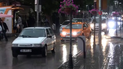 Kırıkkale’de sağanak yağmur hayatı olumsuz etkiledi