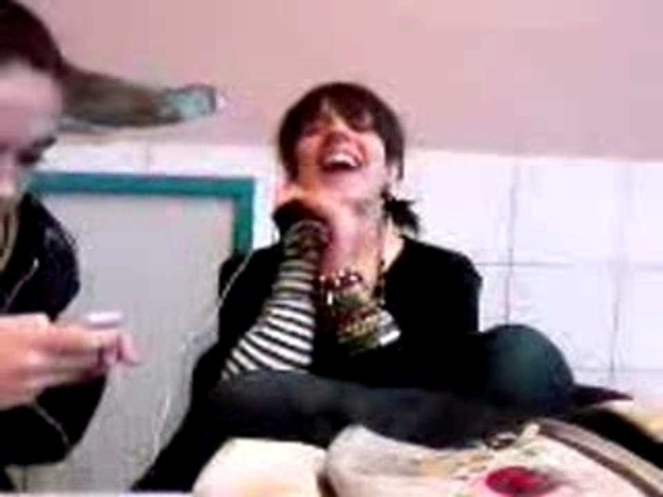 Pooky , l'after manif ; Voix cassée = ]