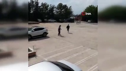 Video herunterladen: Duyarlı polisten alkışlanacak hareket...YKS için gerekli evrağını unutan öğrencinin yardımına polis yetişti