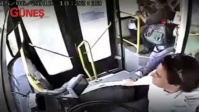 Zeliha kaptan kalp krizi geçiren yolcuyu kurtardı