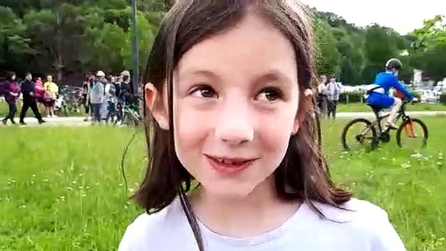 Quatre petites filles se sont découvertes fans de highline aux Grandes Heures Nature à Besançon