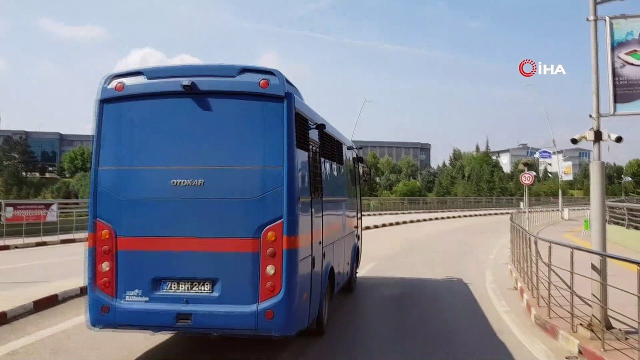 Sınava Cezaevi ring aracı ve polis otosuyla yetiştiler