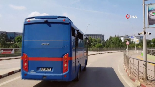 Sınava Cezaevi ring aracı ve polis otosuyla yetiştiler