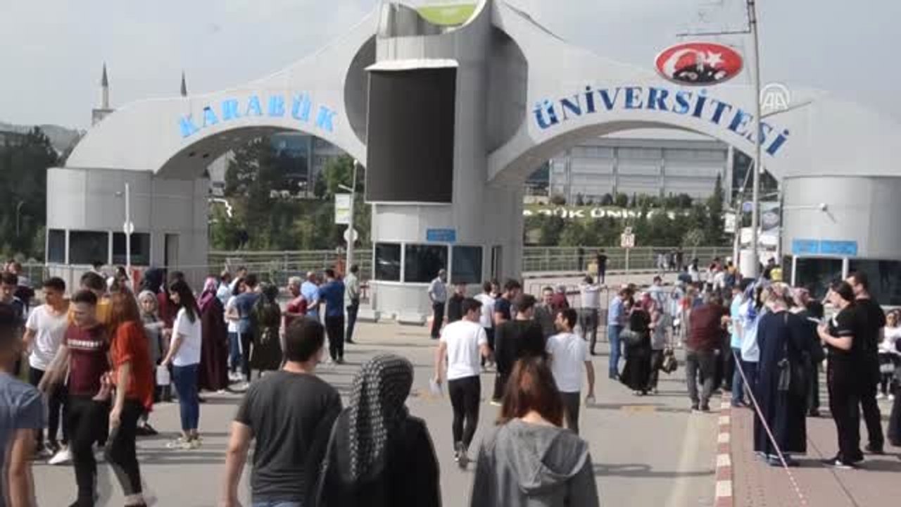 Sınav yerine ambulansla getirildi