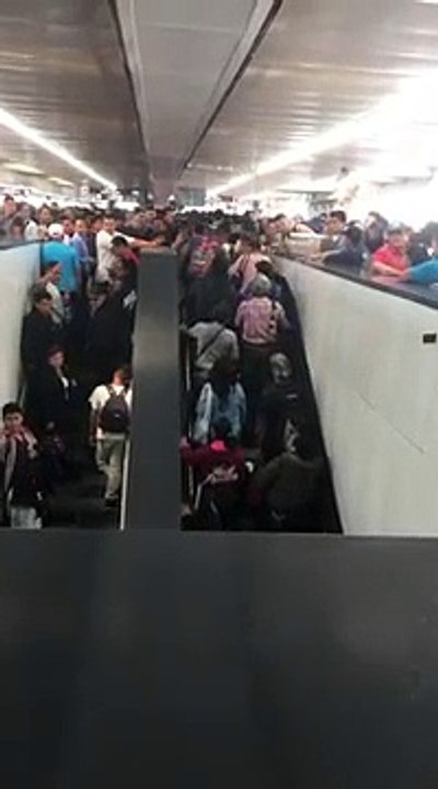 Embouteillage dans un escalator