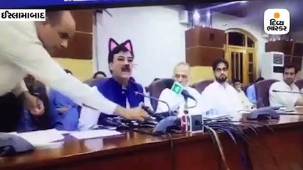 લાઈવમાં અચાનક જ મંત્રી બિલાડી જેવા દેખાવા લાગ્યા, લોકોએ કહ્યું આ કેટ લૂક ક્યૂટ છે