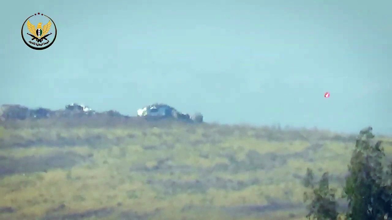 الجبهة الوطنية للتحرير--تدمير دشمة رشاش لعصابات الأسد في حاجز الحماميات في ريف حماة بصاروخ مضاد دروع