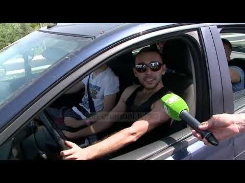 Trafiku kilometrik i së dielës/Radhë të gjata drejt gjirit të Lalzit