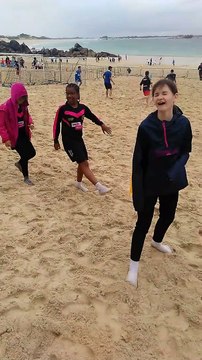 Football dansant U11F au Tournoi Beach Soccer de Cléder.