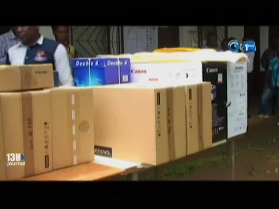 RTG/Dotation de matériels didactiques au collège d’enseignement sécondaire Zacharie Maika par le Sénateur du département de LEKOKO