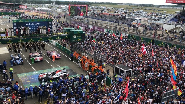 24 Heures du Mans. Le public salue la victoire de Toyota