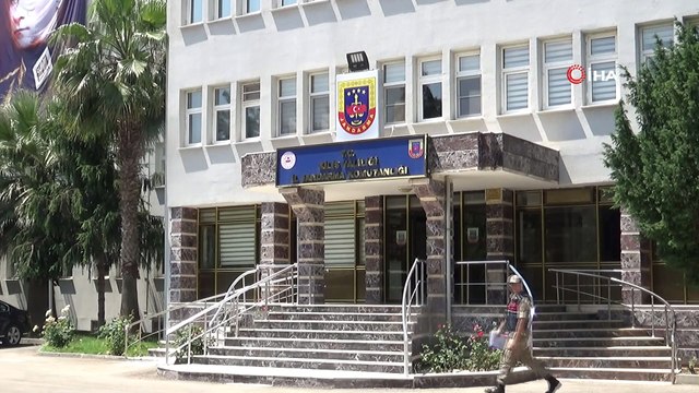 Sınır Hattında 'canlı bomba' yeleği ve patlayıcı ele geçirildi