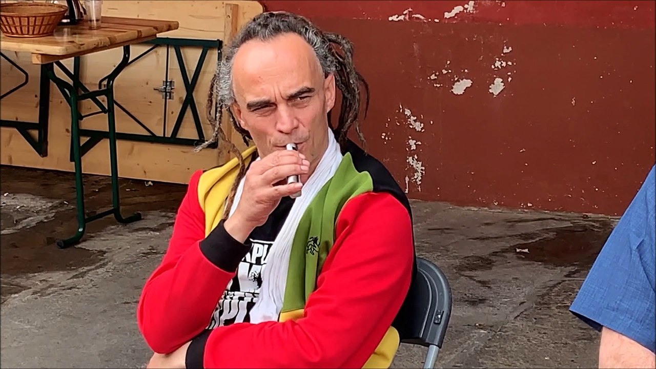 Sinsémilia face aux lecteurs du Progrès à Saint-Chamond pendant le festival La Rue des Artistes