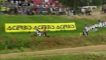 Romain Febvre passes Jeremy Seewer - MXGP Race 2 - MXGP of Latvia 2019