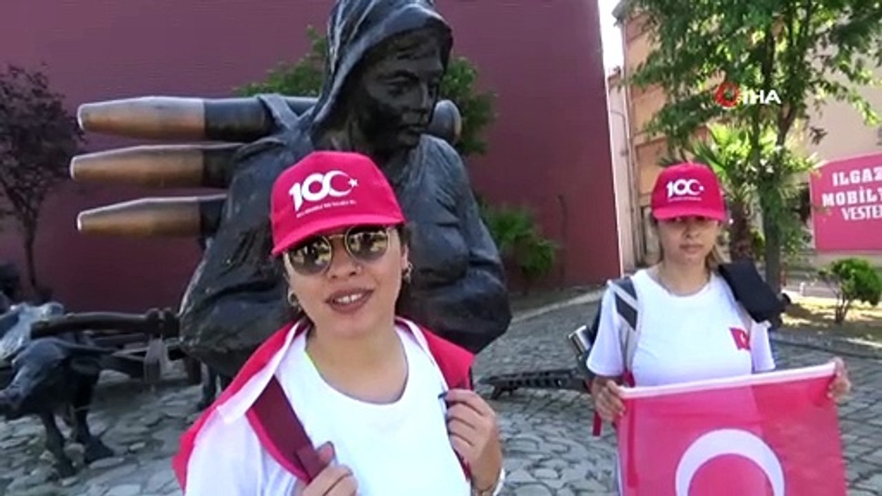 Şehitleri anmak için yapılan Atatürk ve İstiklal Yolu Yürüyüşü sona erdi