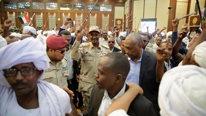عسكر السودان يواصلون المناورة للاحتفاظ بالسلطة