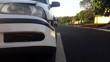 Carro e moto batem no Santa Cruz e rapaz fica ferido