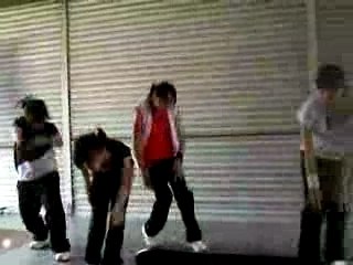 sa se prend pour les DBSK? xD